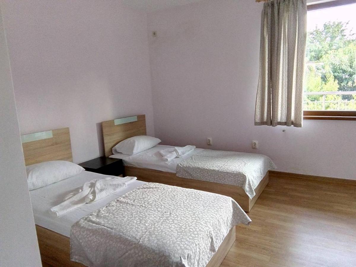 Alfa Guest Rooms With Parking Warna Zewnętrze zdjęcie
